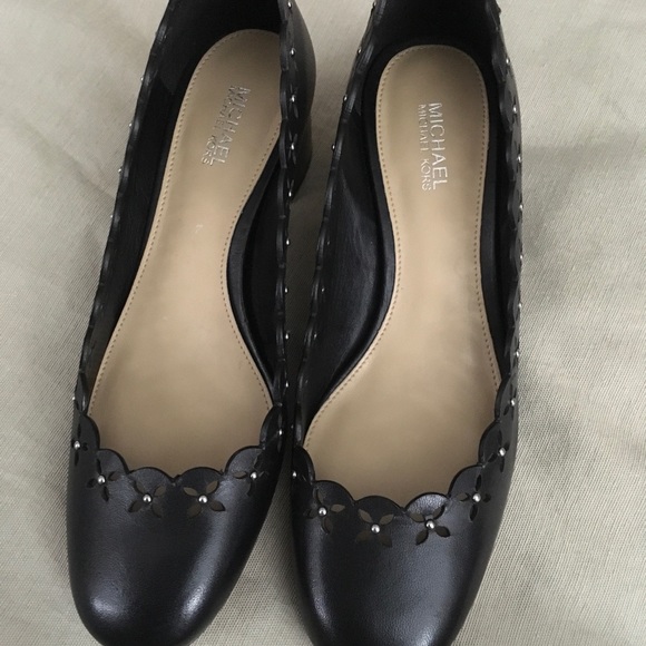 Michael kors mid pump shoes - Picture 2 of 7